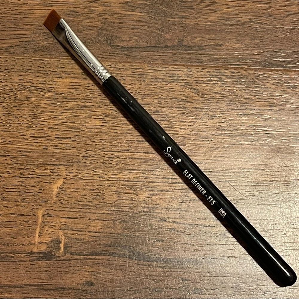 Sigma E15 Flat Definer Brush
